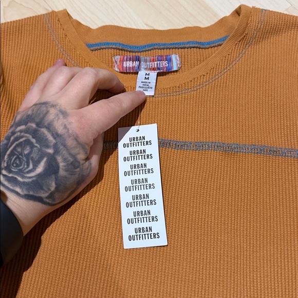 Urban outfitters long sleeve nwt - Picture 3 of 3